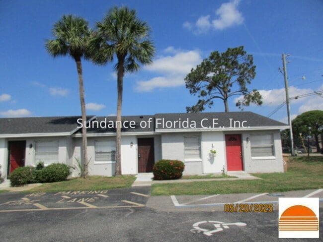 Building Photo - A Must See!!!