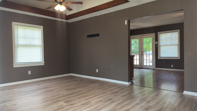 Photo - 1113 W 33rd Ave