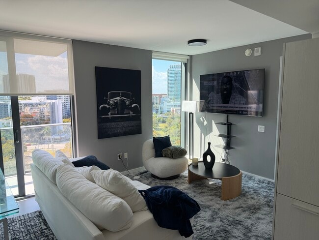 Photo - 501 NE 31st St Unidad 1209
