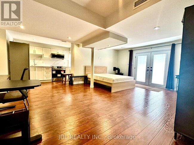 Photo - 32 Bestview Crescent