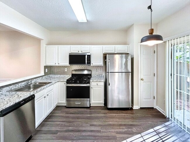 Photo - 13300 Morris Rd