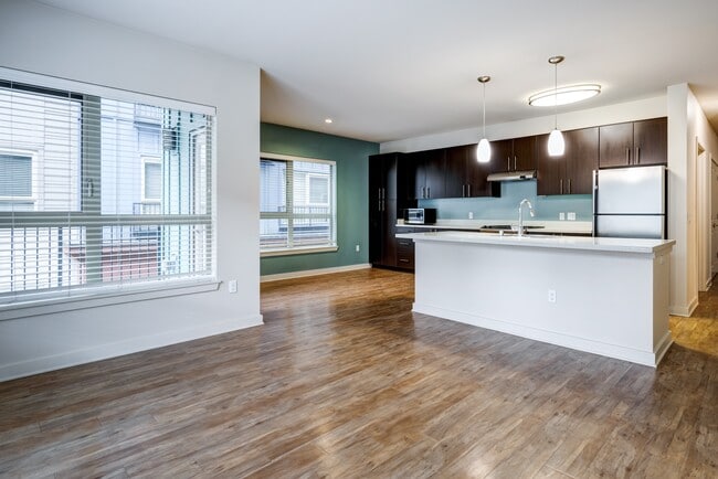 Building Photo - Array Apartments