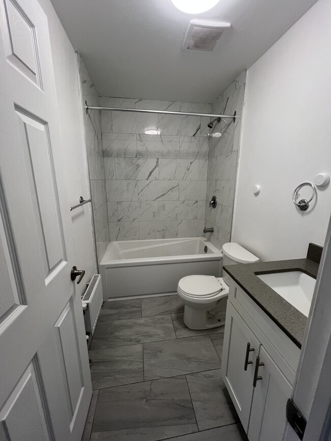 Photo - 630 Cummings Ave Unité 210