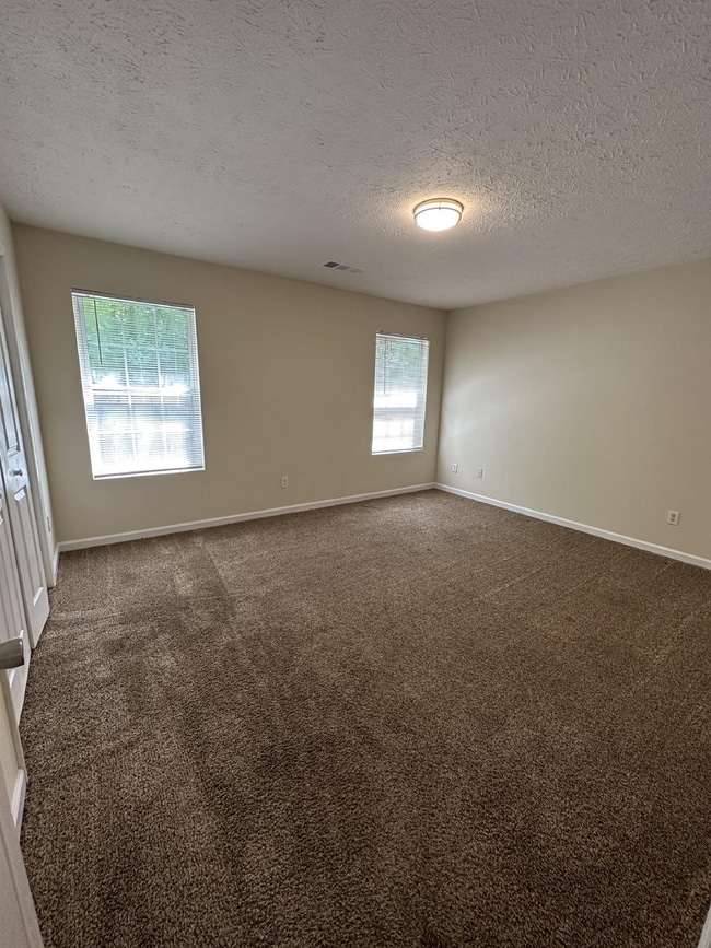 Spacious duplex available in Flowery Branch - Spacious duplex available in Flowery Branch Apartamento