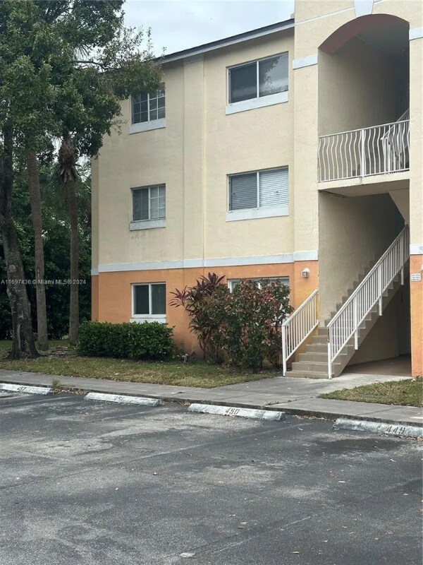 Photo - 3700 N 56th Ave Unidad 1036