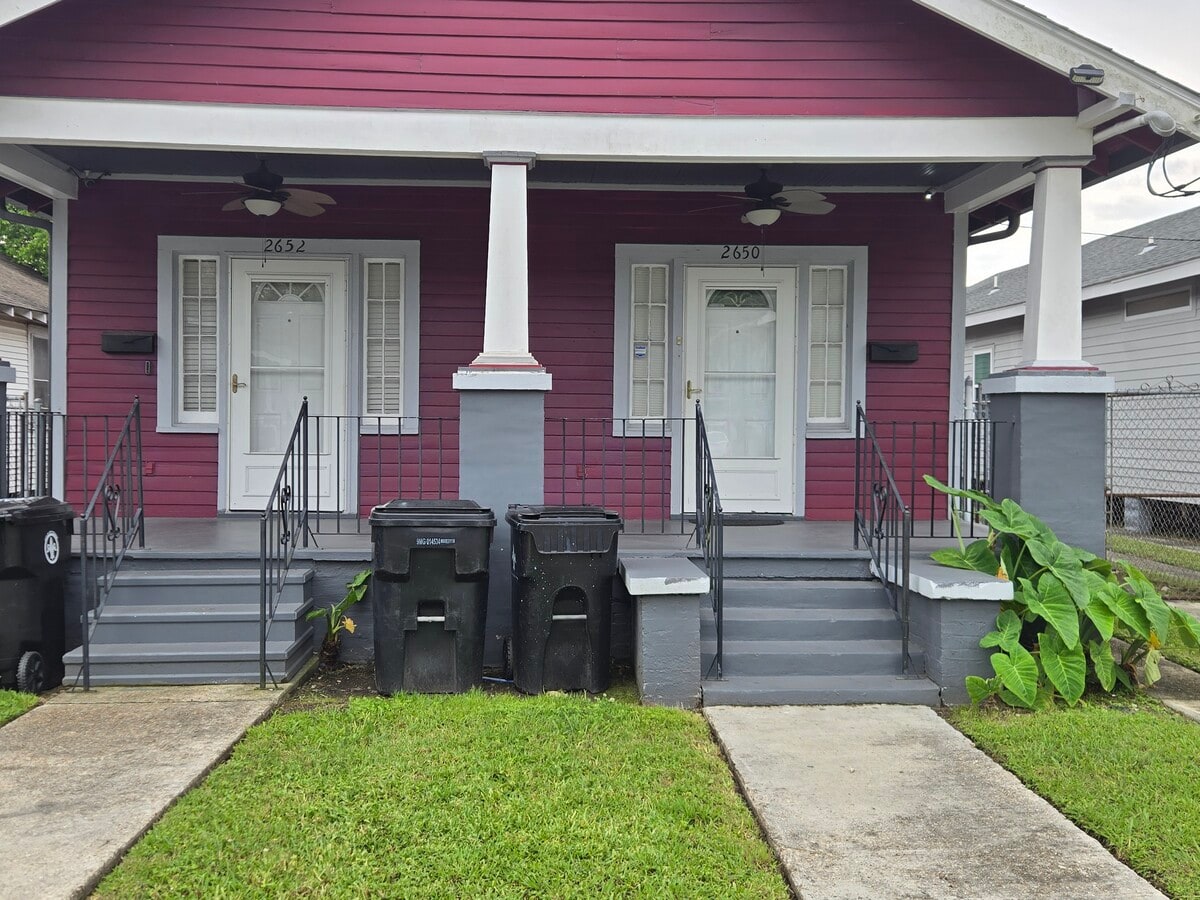 Photo - 2650 Gladiolus St
