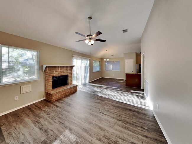 Photo - 4930 Vancouver Blvd