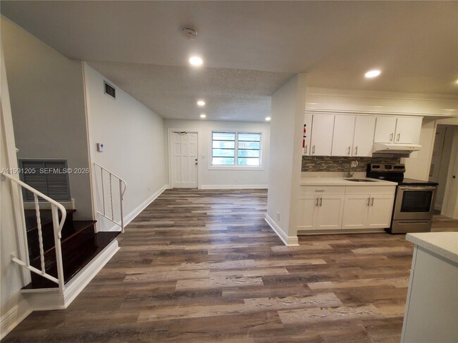 Photo - 126 NW 8th Ave Unit 1