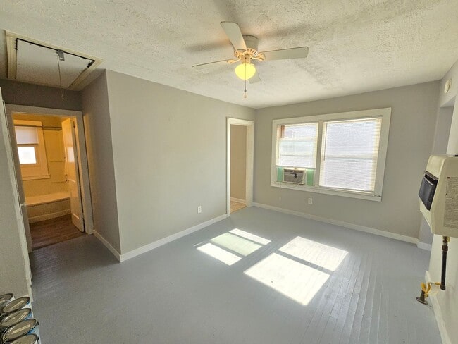 Photo - 2027 S 41st St Unidad 2029 S 41st St