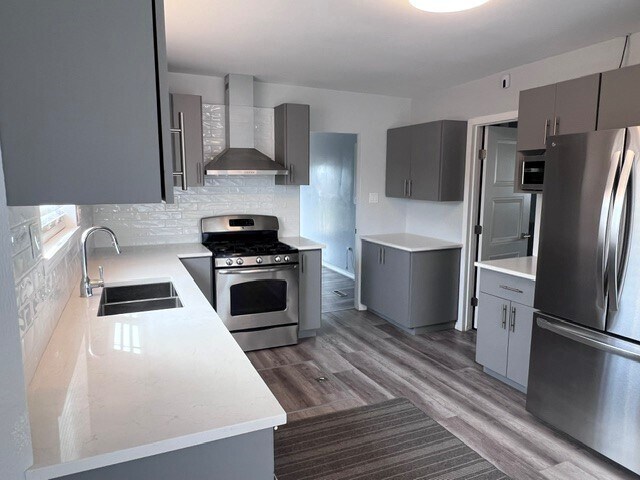1633-1100 100 Ave