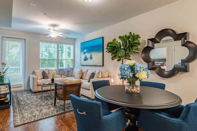 Building Photo - Glenmoor Oaks Rental