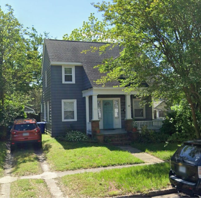 Building Photo - 52 Aylwin Rd Rental