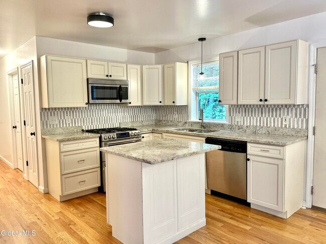 Photo - 21 Loughberry Rd