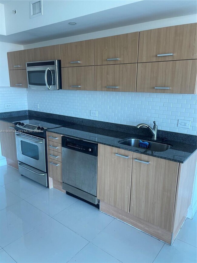 Photo - 350 S Miami Ave Unidad 1715