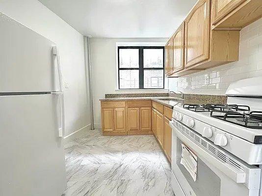 Photo - 1 bedroom in BRONX NY 10463 Unit RES