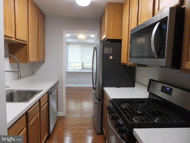 Photo - 1637 Oakwood Dr Unit S209