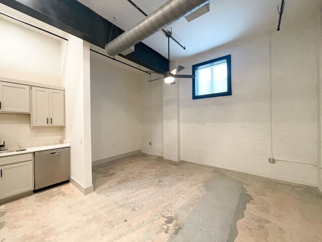 985 Martin Luther King Jr Blvd Unit 102