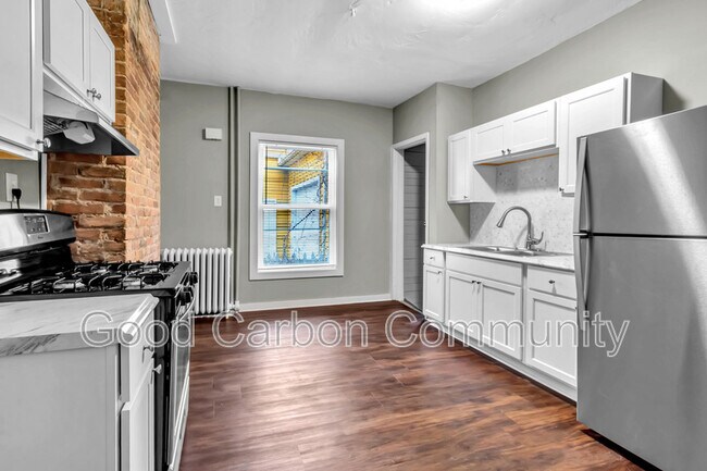 Photo - 135 Elmwood Ave Unidad 2