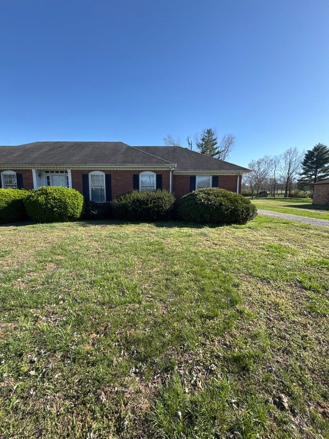 Building Photo - Lebanon Rental Near Old Hickory Lake – Available Now