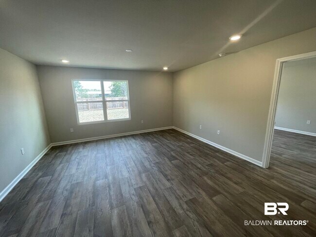 Photo - 213 Burnston Way