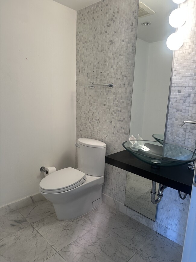 Photo - 200 Biscayne Boulevard Way Unidad 4013