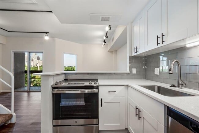 Photo - 587 Virginia Ave NE Unit 605