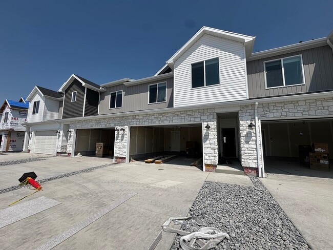 Building Photo - 729 W 725 N