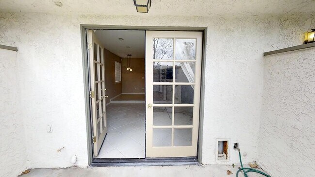 932 W Arrow Hwy