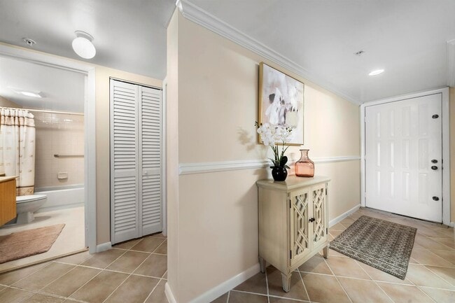 Photo - 601 Seafarer Cir Unit 1040