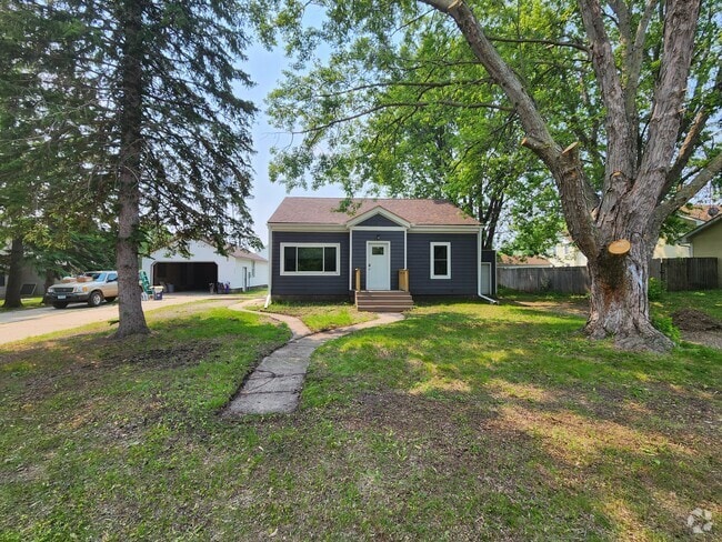 Building Photo - 260 1st St S Rental