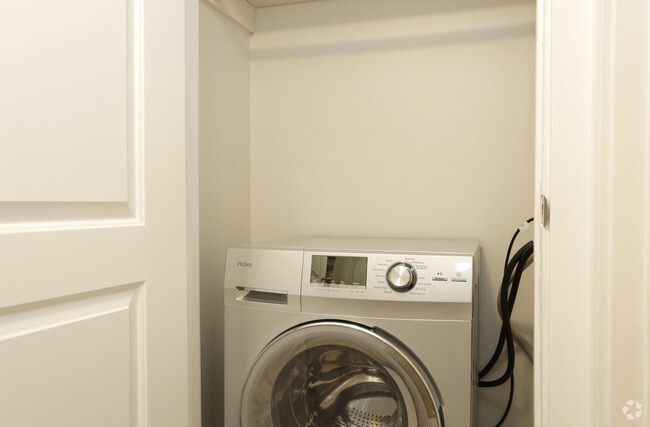 1BR-1BA 700sf