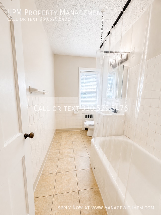 Photo - 3363 Warrensville Center Rd Unit GM-212