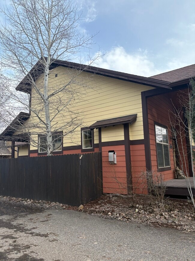 Photo - 2362 Milkhouse Ave