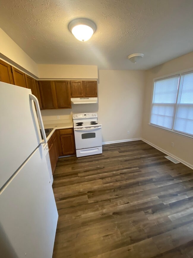 Photo - 2119 Rock Creek Dr