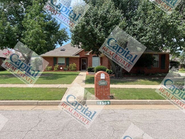 Beautiful 3 Bedroom W/ Move In Special - Beautiful 3 Bedroom W/ Move In Special House