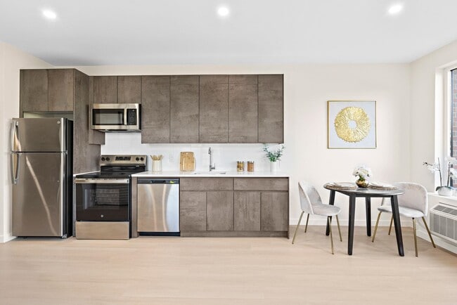 Photo - 1 Mallory Ave Unidad 202