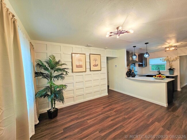 Photo - 261 6th Dr SW