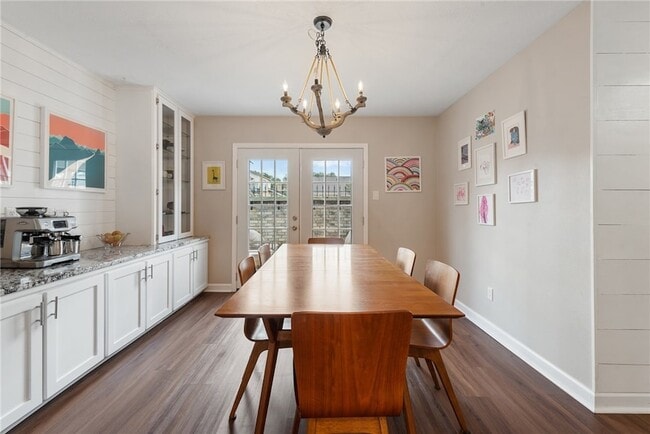 Photo - 2907 Broadmoor Dr