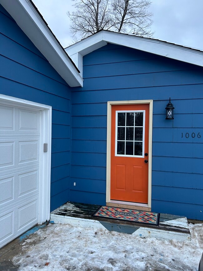 Photo - 1006 Irvine Ave NW