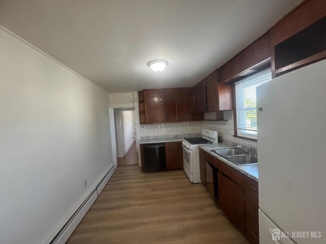 Photo - 908 Livingston Ave