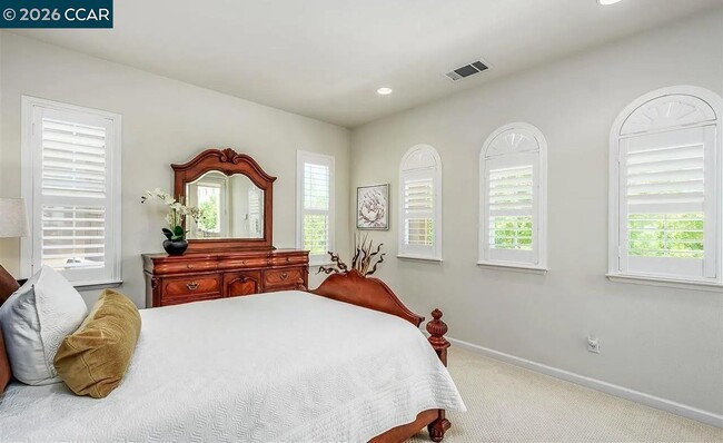Photo - 2077 Arlington Way