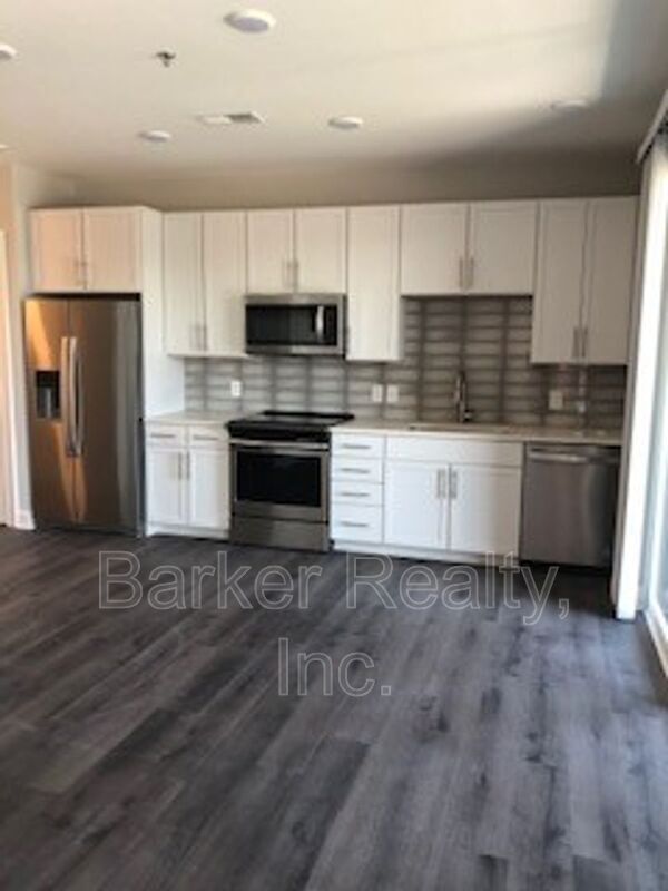 Photo - 414 S White St Unidad 309