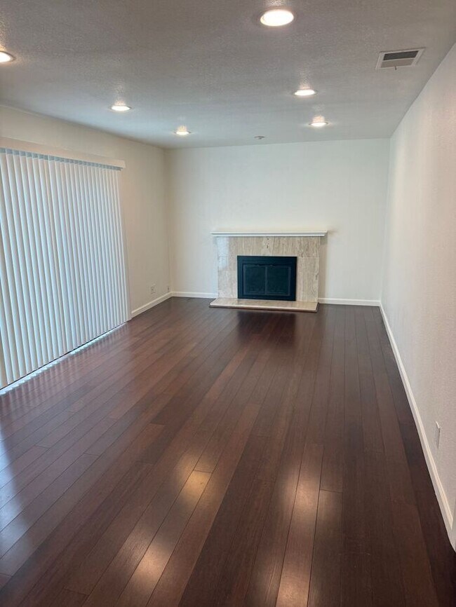 Photo - Beautiful 4 Bedroom 2 Bath House