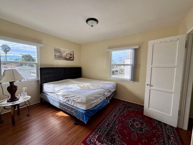 Photo - 8211 Crenshaw Dr