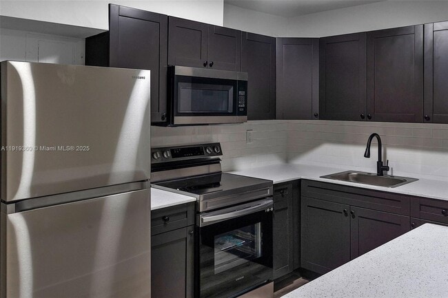 Photo - 4037 SW 65th Ave Unit 12