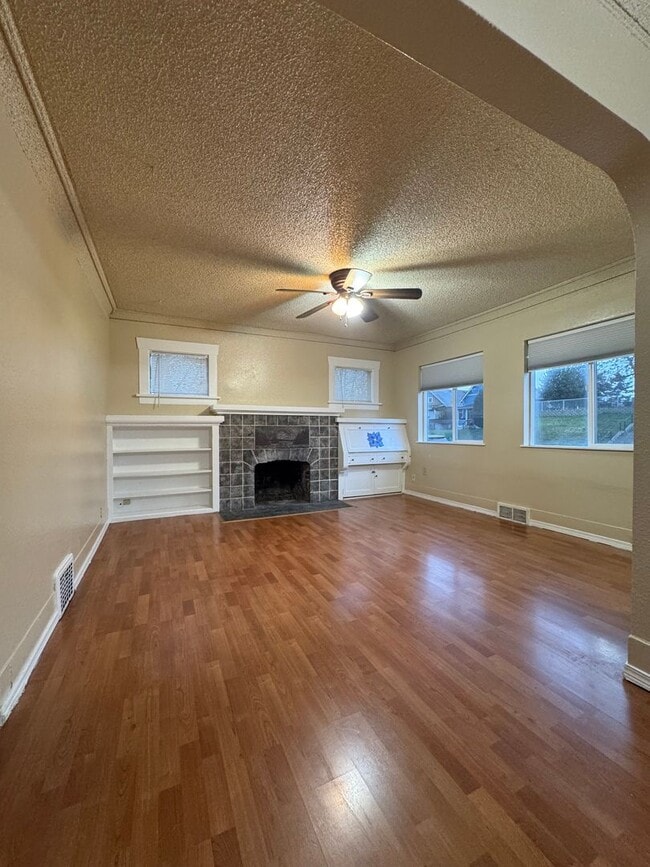 Photo - Newly Updated Spacious 4 Bedroom Tacoma Home