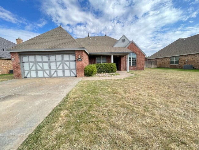 Building Photo - Gorgeous 4 bed 2.5 bath! Rental