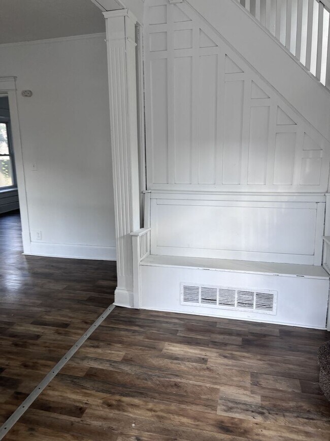 Photo - Classic Colonial Charm with Modern Comforts –  3 Bedroom Home!