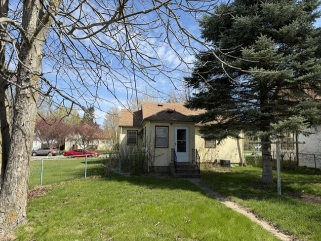Photo - Cozy 2 bedroom house w/ garage