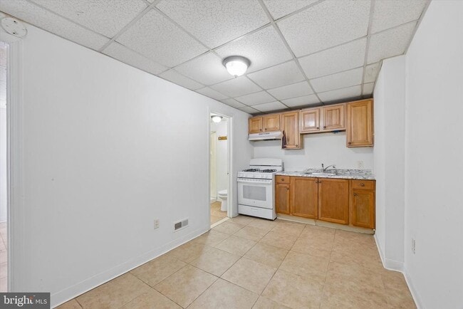 Photo - 909 Springfield Rd